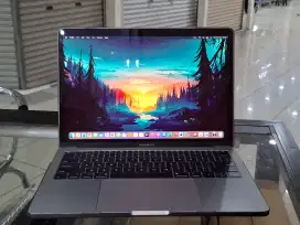 Macbook Pro ( 13-inch, 2017, Two Thunderbolt 3 ports)