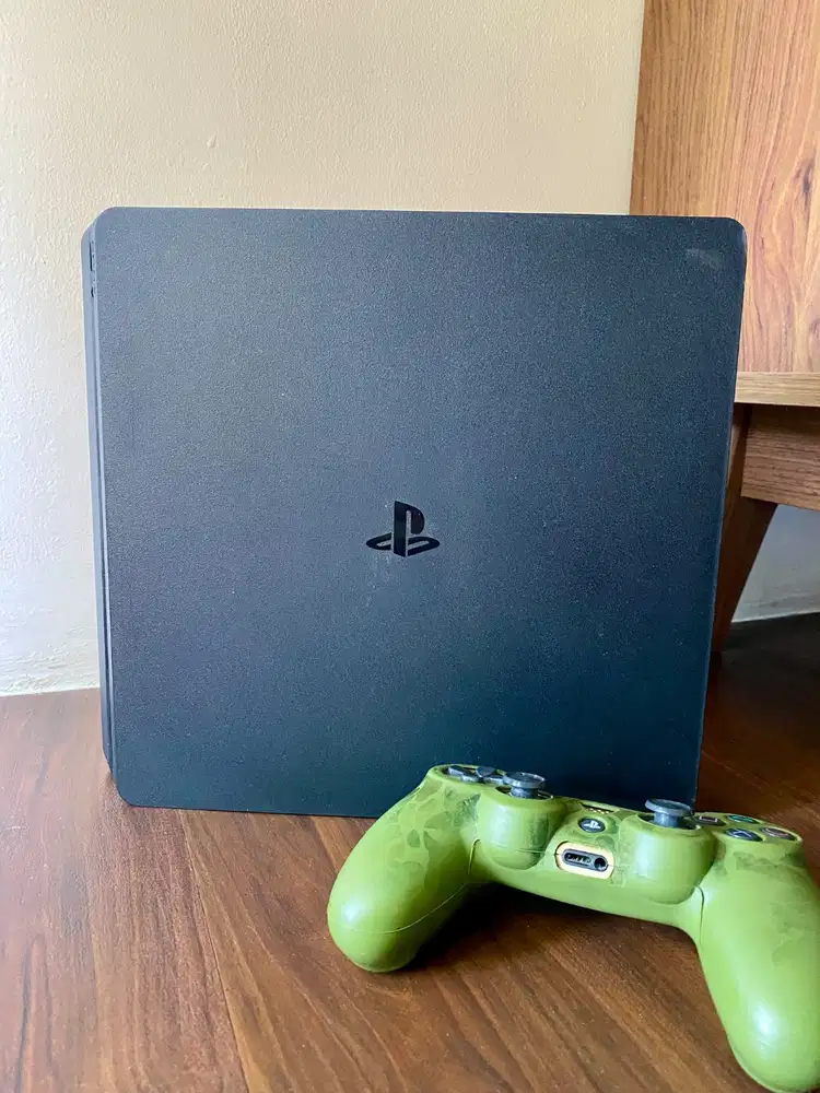 Playstation 4 slim 1TB