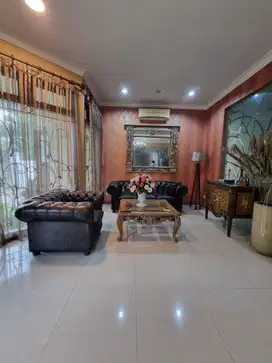 Disewakan Rumah Besar 5 Bedrooms di Lokasi Kuningan, Jakarta Selatan