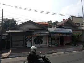 DIJUAL RUMAH TINGKAT DENGAN 3 RUKO KOSONG DI PINGGIR JALAN BESAR NEGO
