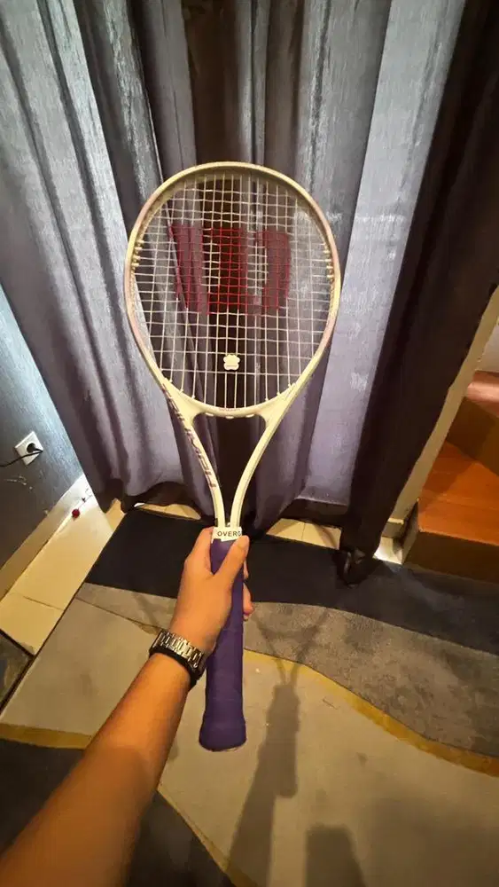 Raket Tennis wilson triump warna ungu