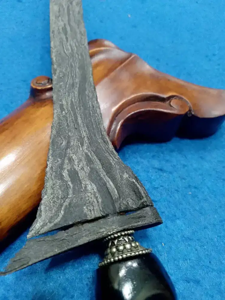 Keris Sepuh Brojol pamor Wengkon Isen Tangguh Blambangan