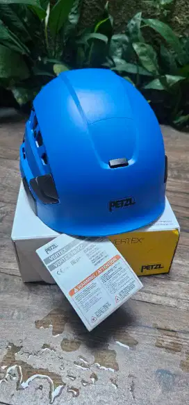 Dijual Helm Petzl Vertex Biru