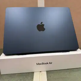 MacBook Air 13 inch M2 2022 Fullset RAM 16/256GB resmi