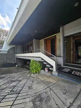 Rumah Mewah Lokasi Tengah Kota di Jl. Panjaitan Semarang
