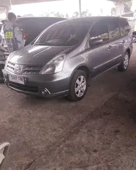 Nissan Livina 2010 Bensin
