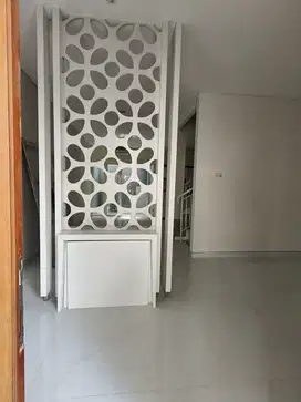 Dijual Rumah Taman Gapura Semi Furnish Strategis Siap Huni