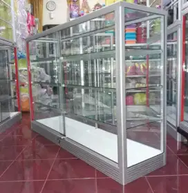 Di jual Etalase Kaca 1,5Mx1M Serbaguna