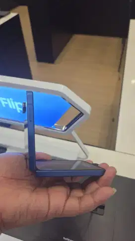 Z Flip 7 (12/256) Cicilan 0 persen Langsung Acc