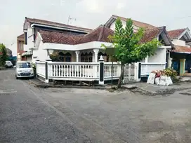 Rumah Second Terawat 160m² Kadipiro Solo