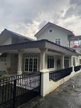 Dijual Rumah Strategis Sangat Nyaman di Daerah Setiabudi