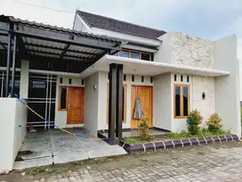 Rumah Cluster Gress 70m² Ready Plus Canopy Karanganyar