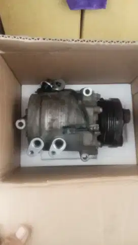 Dijual cepat kompresor AC bekas mobil wulling almaz RS