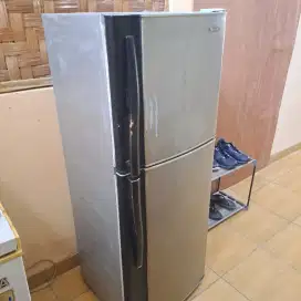 Kulkas Sharp 2 Pintu,
