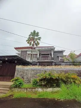 dijual rumah luas lokasi strategis tidar malang