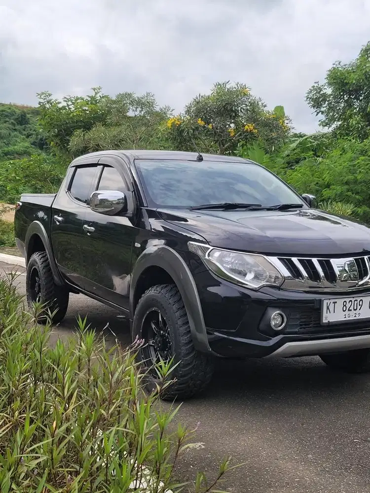 Mitsubishi Triton GLS Hitam