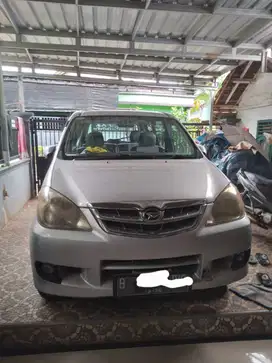 Mobil Xenia 2011 Silver