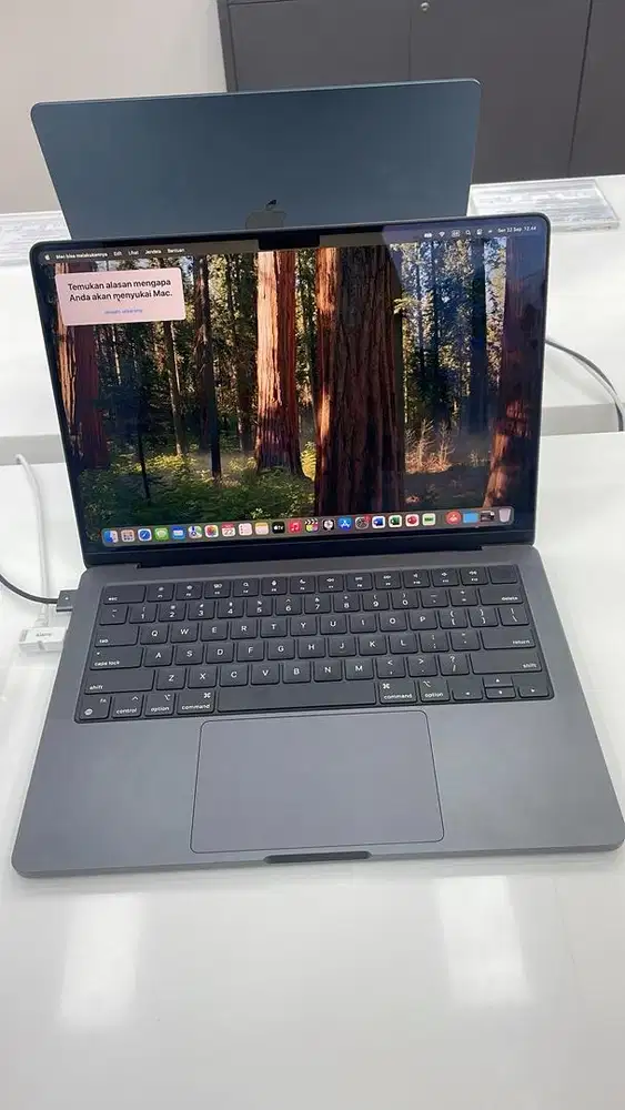MacBook Pro M4 14 Inci BLACK