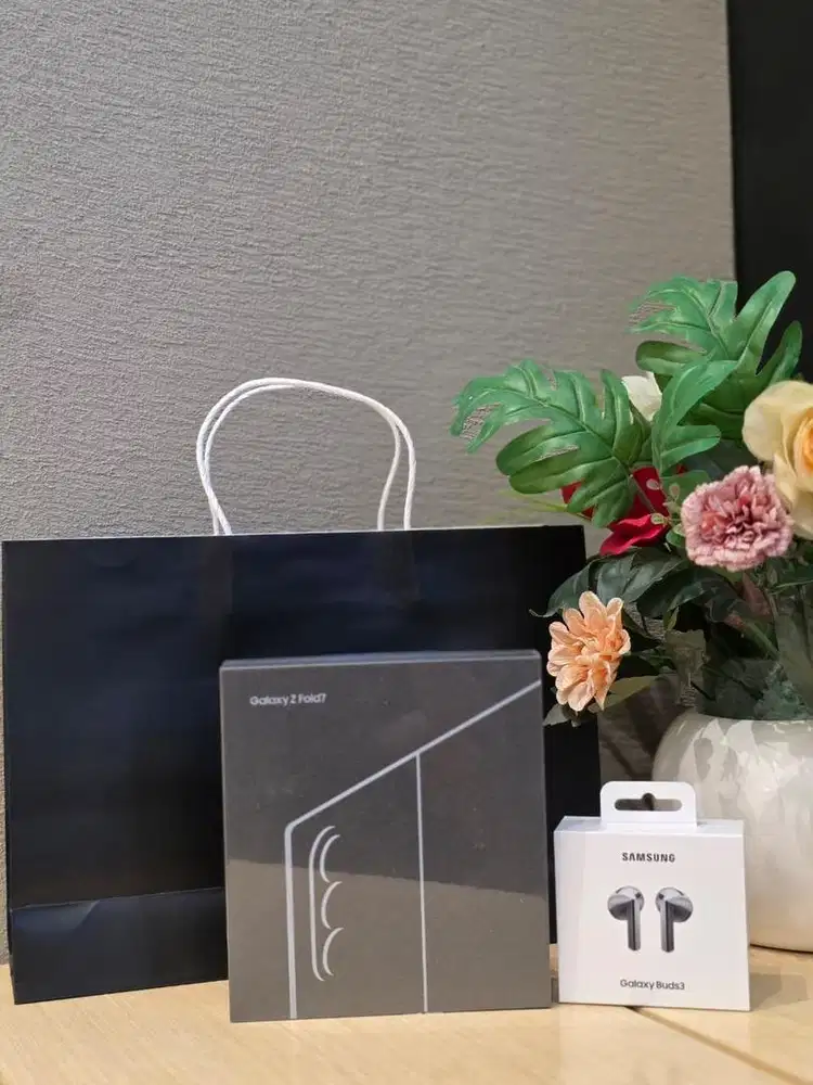 SAMSUNG GALAXY FOLD7 FREE BUDS 3