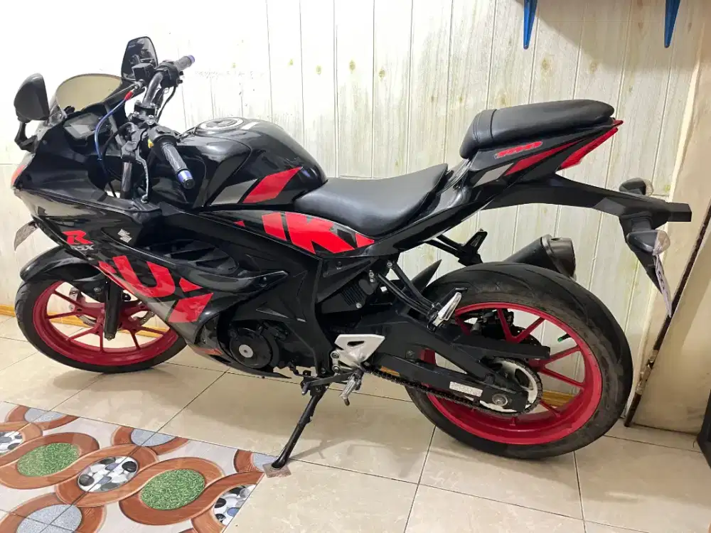 Di jual Motor Suzuki GSX r150cc