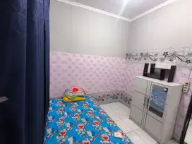 Di kontrakan rumah