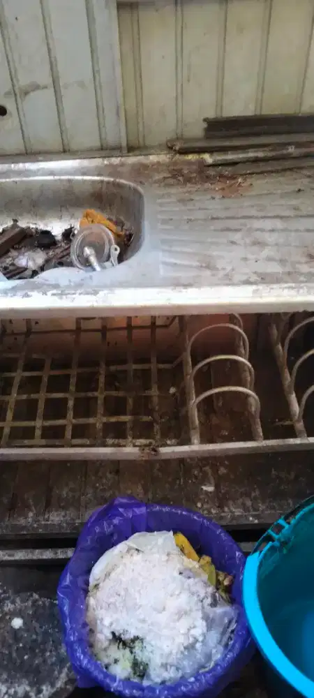 Dijual seadanya bekas jualan rak cuci piring