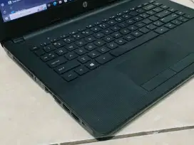 Laptop HP 14 - bs745TU