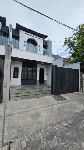 Jual rumah model terbaru american style MANYAR pusat kota surabaya