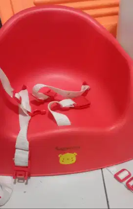 Kursi bayi warna merah