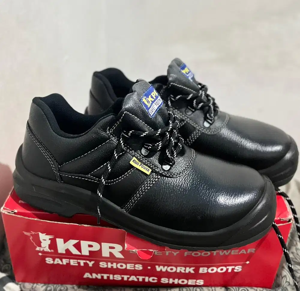 Sepatu safety merk KPR