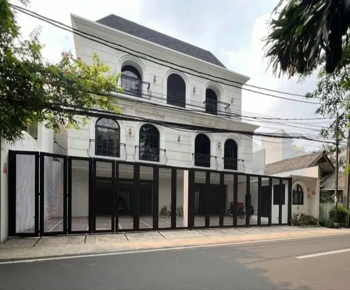 Jual rumah modern klasik harga menarik full furnished at Tebet Jaksel