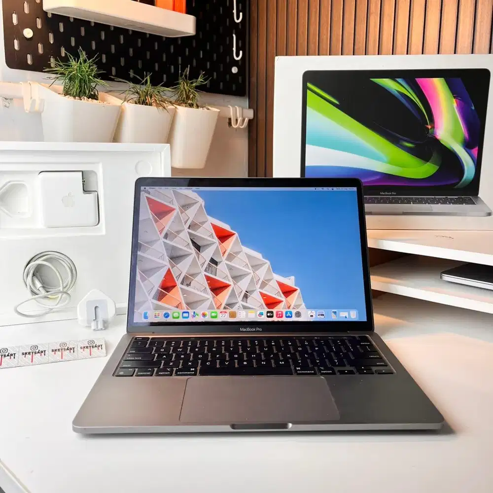 MacBook Pro M2 8gb 256gb Battery Health 88%