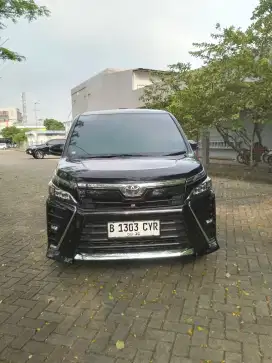 TOYOTA VOXY AT 2019