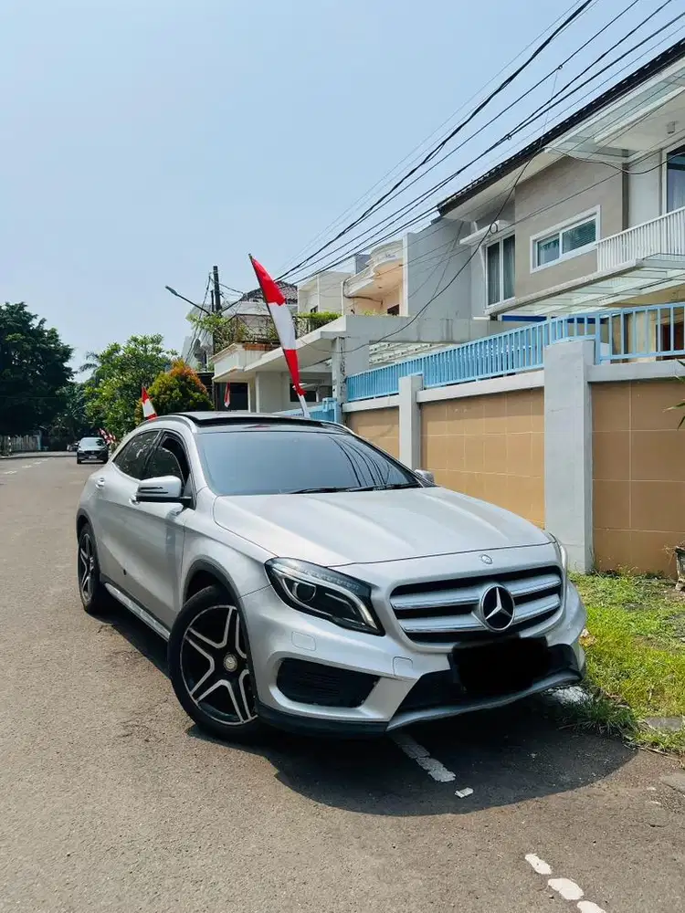 CASH MURAH MERCEDES GLA 200 AMG SUNROOF PANORAMIC ANTIK MULUS PRIBADI