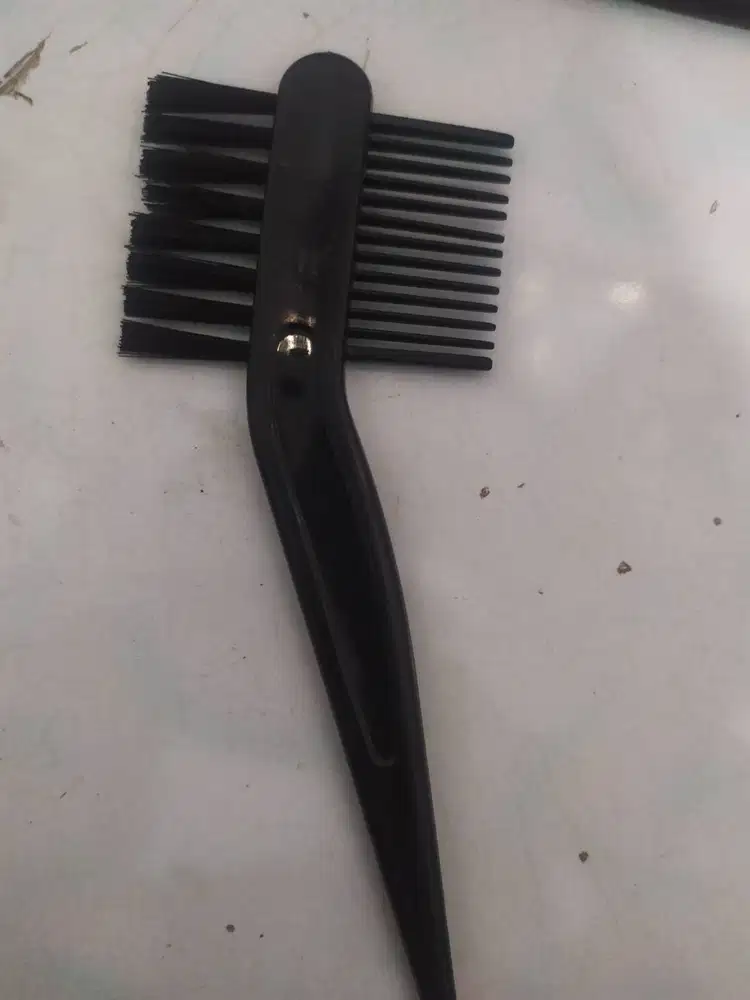 Sisir Hitam saja