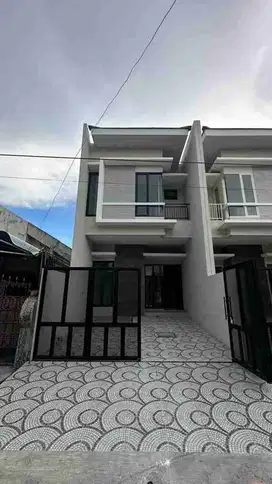 KUTISARI INDAH ROW Super Lebar‼️Rumah Baru 2 Lantai dekat Kampus Petra
