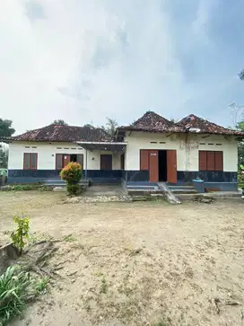 Dijual Tanah Bonus Rumah Limasan Lawas Dekat Resto Omah Tobong