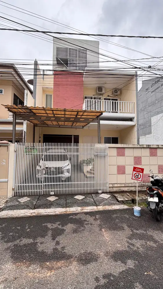 Dijual Rumah  Jl Petojo Sabangan - Jakarta Pusat