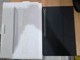 Samsung Galaxy Tab S10 Fe plus dengan keyboard. Baru 3 bulan