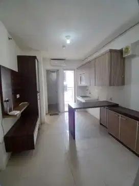 Disewakan 2 BR Semi Furnished Murah Apartemen Bassura City