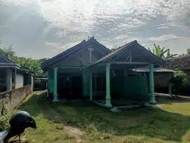 RUMAH DI JALAN A. YANI, KELURAHAN JAMBI, JABON, NGANJUK