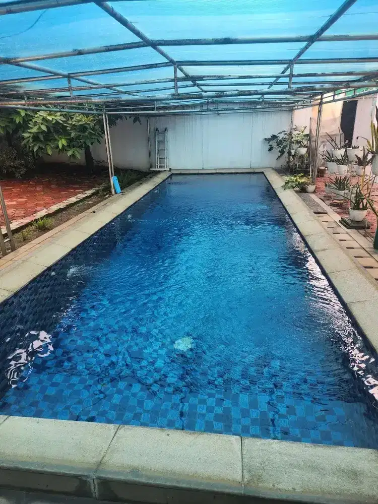 Rumah Polonia Cipinang Cempedak: 2 Lantai, LT 623m2, Kolam Renang, Lu