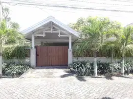 Rumah Bagus Furnished SHM di Manyar Siap Huni