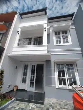 Rumah baru 2 Lantai di Antapani