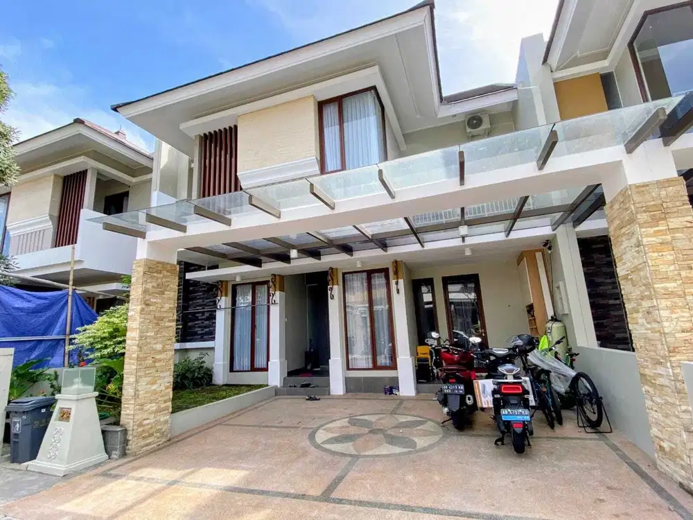Rumah 2 lantai dalam perumahan jalan kaliurang KM 7 hanya 5 menit UGM