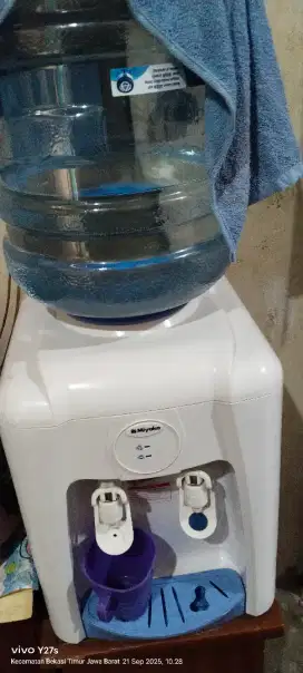 Jual dispenser + 2 botol galon