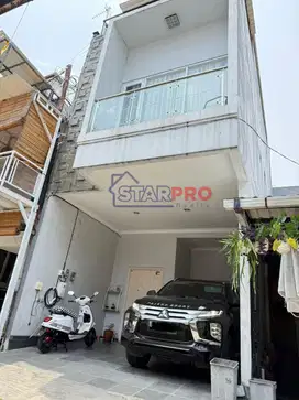 RUMAH DI KRAMAT JATI, JAKARTA TIMUR. SEMI FURNISHED SUDAH SHM.