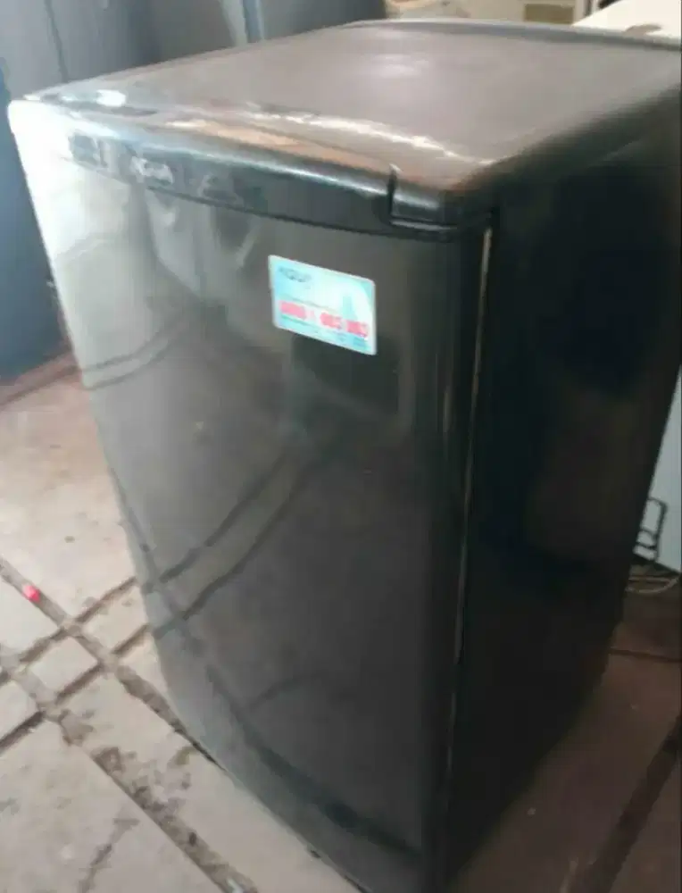 Jual frezer kulkas merk aqua