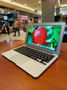 Macbook Air 11 inch Early 2015 i5 4/128GB
