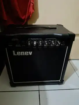 Dijual Ampli Gitar 8 inch Distorsi Joss